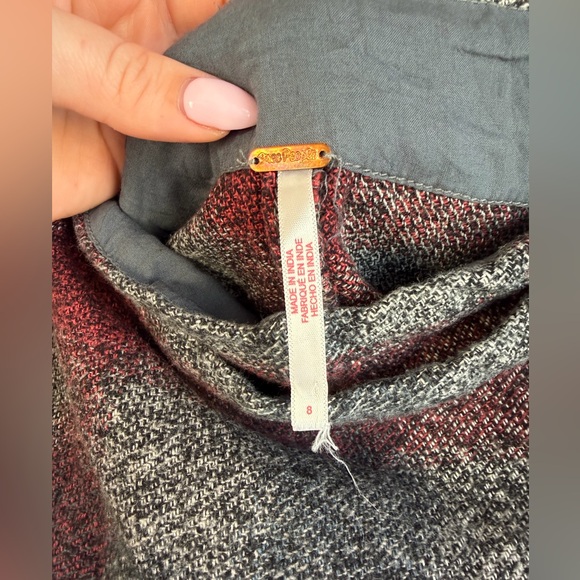 Free People Skort Size Medium (8) Emmy Mini Tweed Wrap Skirt Gray Red Plaid - Picture 5 of 7